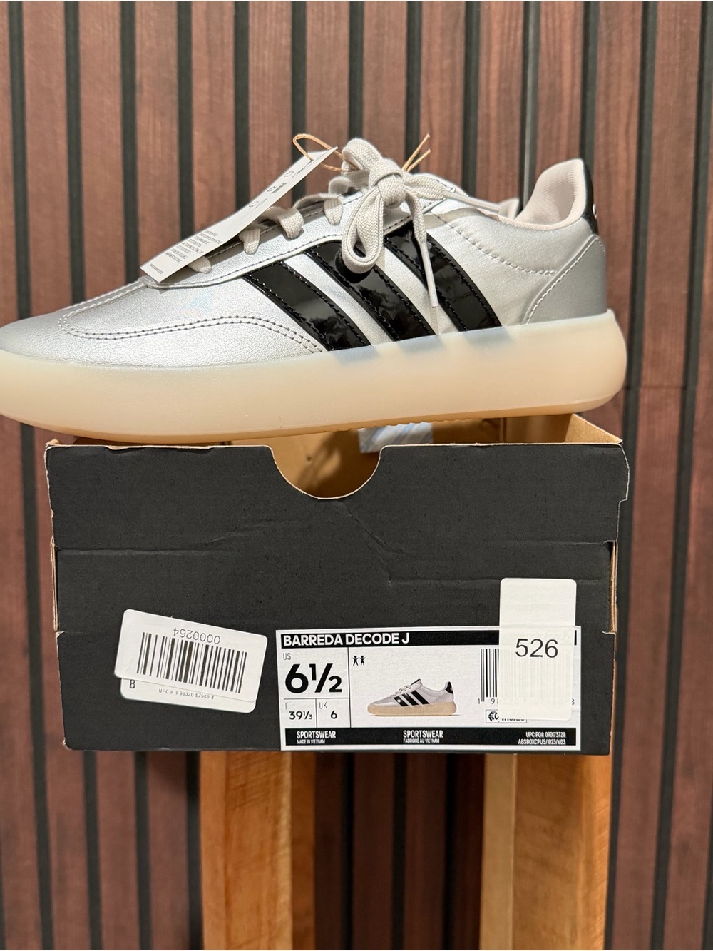 Adidas Barreda Decode J Silver Black Gum Sneakers Women’s 6.5 NWT - Picture 5 of 5